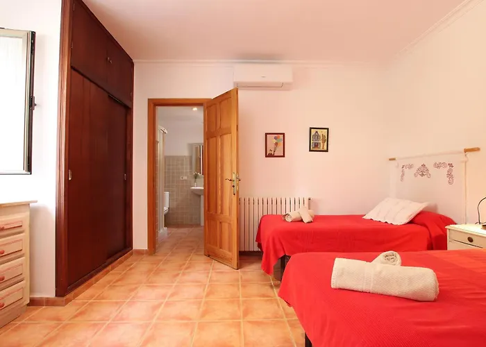 Cozy With Pool Near Port Pollensa By Renthousing * ポルト・ダ・ポリェンサ