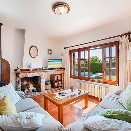 Cozy With Pool Near Port Pollensa By Renthousing Hébergement de vacances Port de Pollença