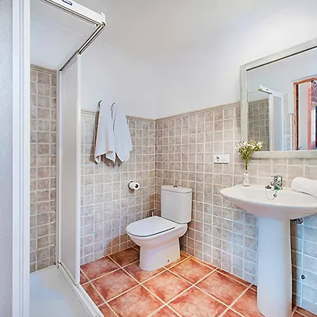 Cozy With Pool Near Port Pollensa By Renthousing Hébergement de vacances *